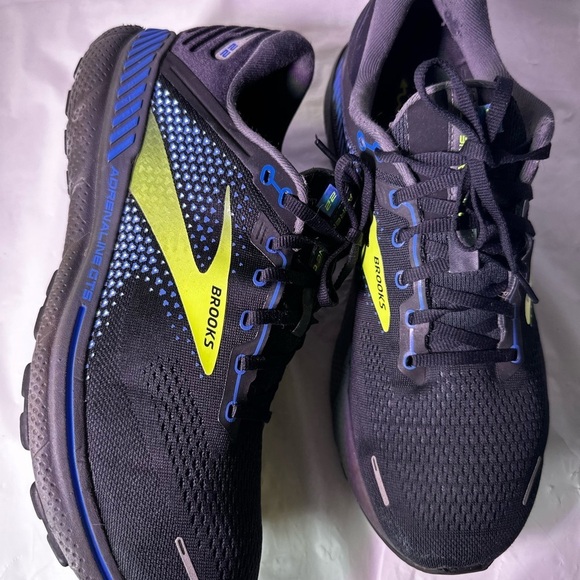 Brooks Adrenaline GTS Black with Yellow and Blue Accents main image 10